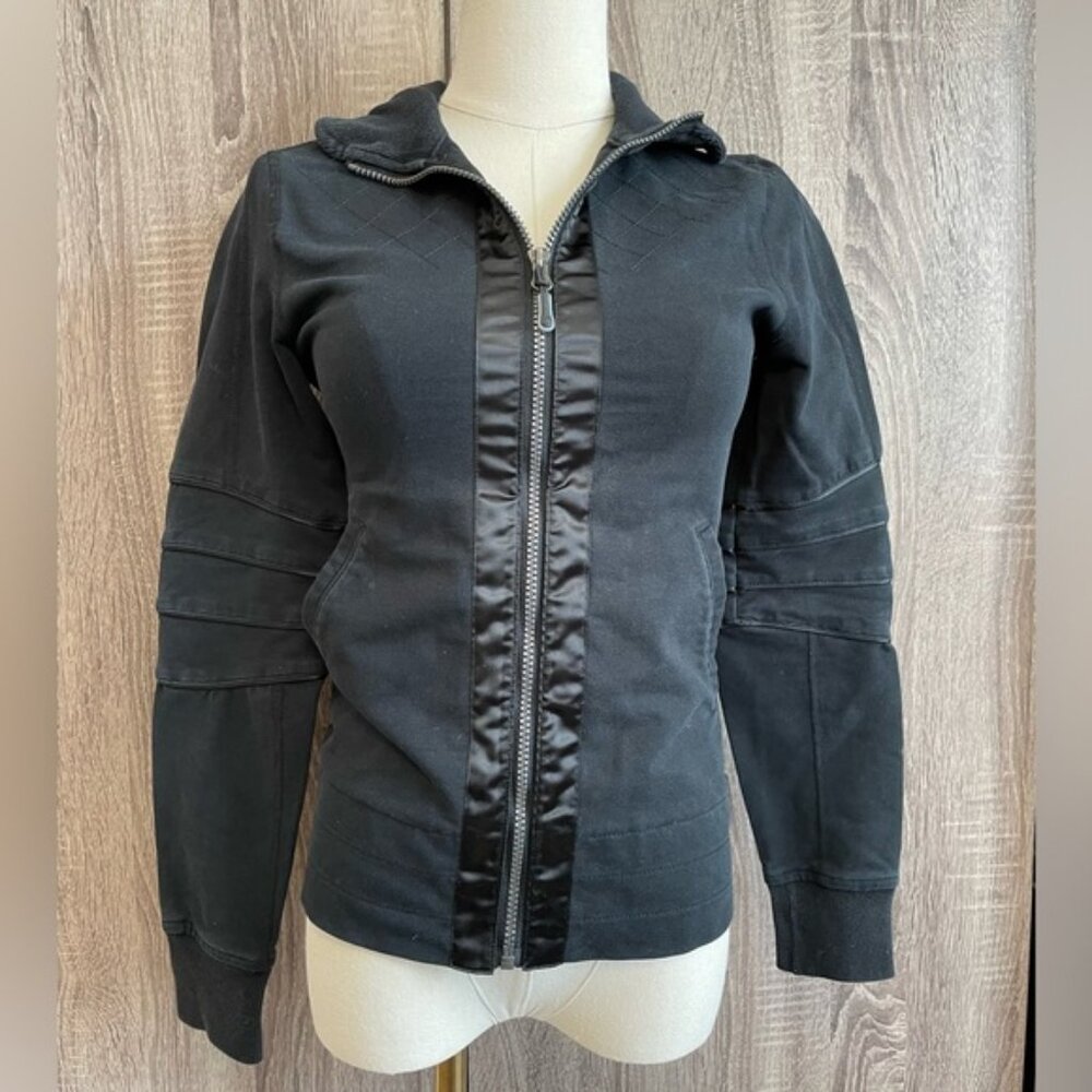 LULULEMON Charcoal Grey Zip up Jacket w/accordion elbows & logo shoulder.